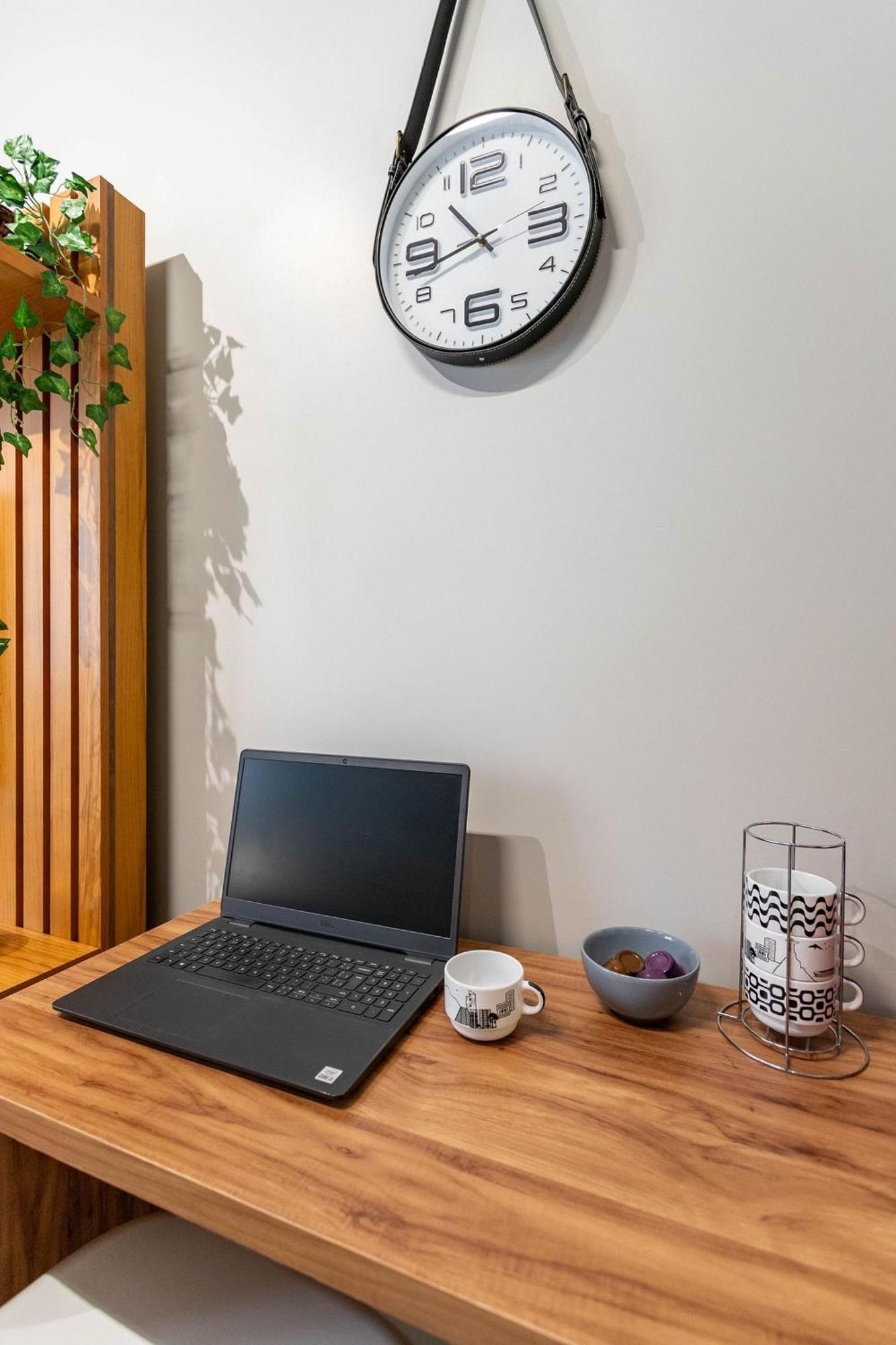 Em Copacabana Ideal Casal Com Office A 400m E 600m Metro - Ar Condicionado E Wi-fi 100 Mbps Apartamento Rio de Janeiro